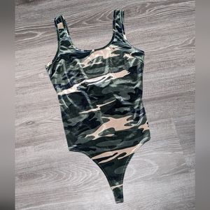 FASHION NOVA [low back] Camo Bodysuit